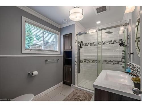 155 Elmwood Drive, Gananoque, ON - Indoor Photo Showing Bathroom