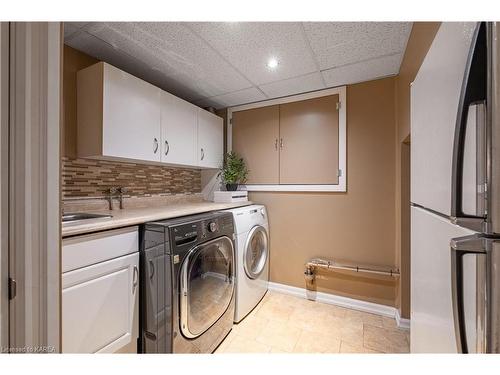 155 Elmwood Drive, Gananoque, ON - Indoor Photo Showing Laundry Room