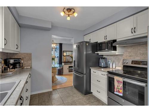 496 Grandtrunk Avenue, Kingston, ON - Indoor Photo Showing Kitchen