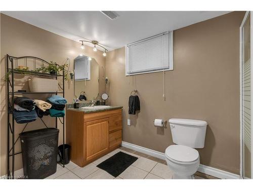 496 Grandtrunk Avenue, Kingston, ON - Indoor Photo Showing Bathroom