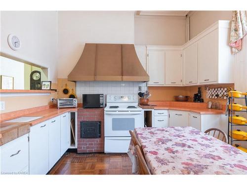 5 Emily Street, Kingston, ON - Indoor Photo Showing Kitchen