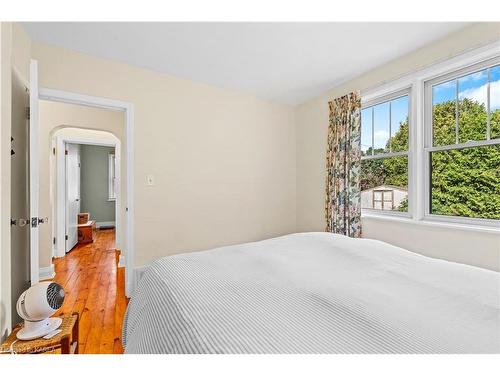 4 Montgomery Boulevard, Kingston, ON - Indoor Photo Showing Bedroom