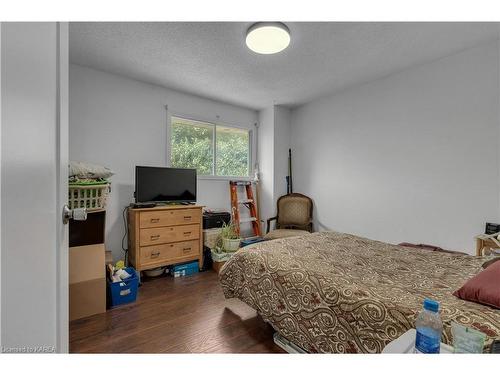 601 Gavin Court, Kingston, ON - Indoor Photo Showing Bedroom