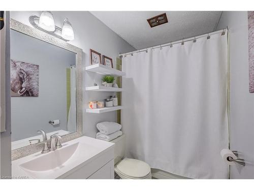 859 Cunningham Crescent, Brockville, ON - Indoor Photo Showing Bathroom