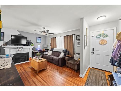 796 Portsmouth Avenue, Kingston, ON - Indoor Photo Showing Living Room With Fireplace