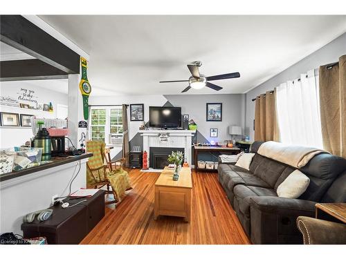 796 Portsmouth Avenue, Kingston, ON - Indoor Photo Showing Living Room With Fireplace