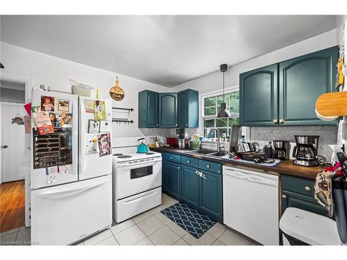 796 Portsmouth Avenue, Kingston, ON - Indoor Photo Showing Kitchen With Double Sink