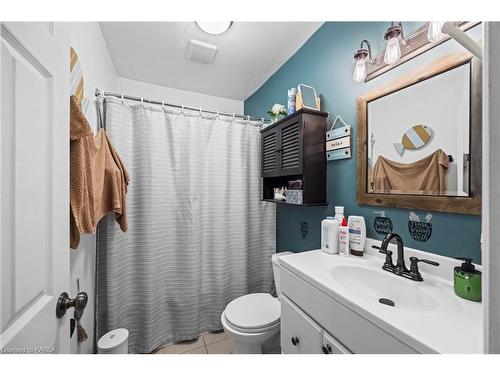 796 Portsmouth Avenue, Kingston, ON - Indoor Photo Showing Bathroom