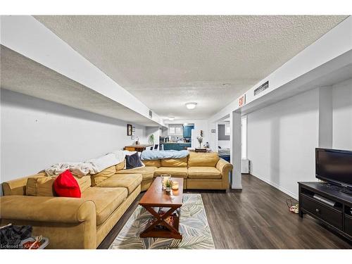 796 Portsmouth Avenue, Kingston, ON - Indoor Photo Showing Living Room