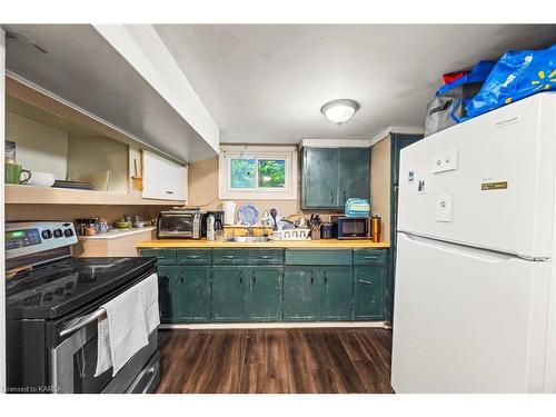 796 Portsmouth Avenue, Kingston, ON - Indoor Photo Showing Kitchen