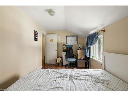 242 Colborne Street, Kingston, ON - Indoor Photo Showing Bedroom