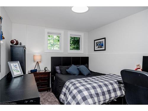 4422 Highway 15, Kingston, ON - Indoor Photo Showing Bedroom