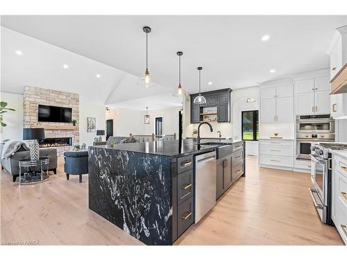 1088 Balsam Lane, Inverary, ON - Indoor Photo Showing Kitchen With Upgraded Kitchen