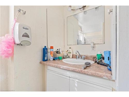 150 Brock Street, Brockville, ON - Indoor Photo Showing Bathroom