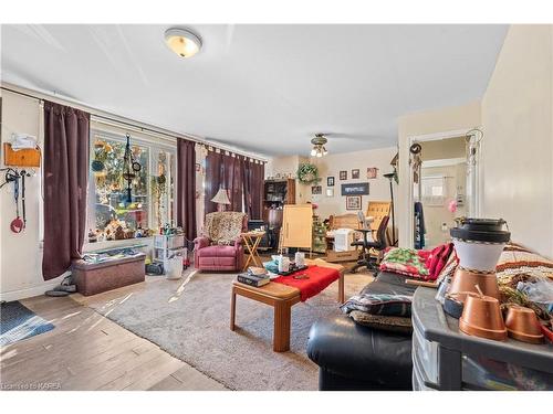 150 Brock Street, Brockville, ON - Indoor Photo Showing Living Room