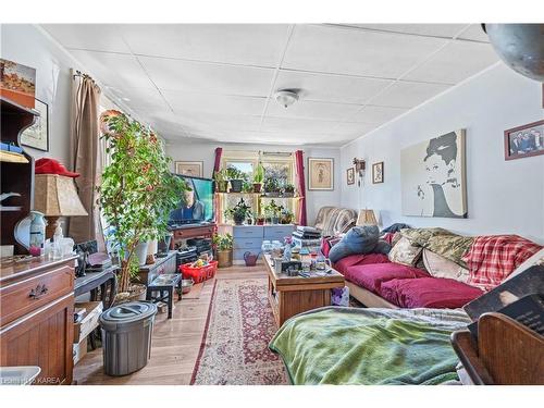 150 Brock Street, Brockville, ON - Indoor Photo Showing Living Room