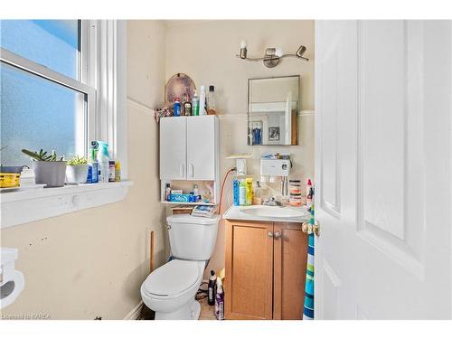 150 Brock Street, Brockville, ON - Indoor Photo Showing Bathroom