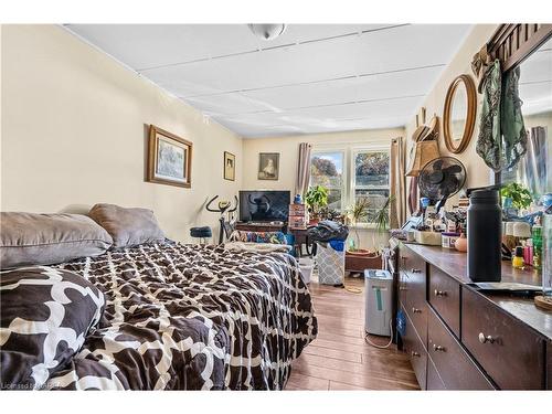 150 Brock Street, Brockville, ON - Indoor Photo Showing Bedroom