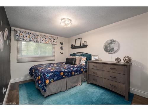 87 Sunset Boulevard, Kingston, ON - Indoor Photo Showing Bedroom