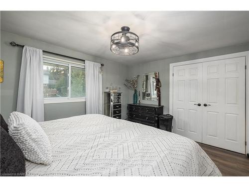 87 Sunset Boulevard, Kingston, ON - Indoor Photo Showing Bedroom