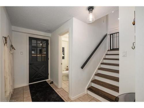 87 Sunset Boulevard, Kingston, ON - Indoor Photo Showing Other Room