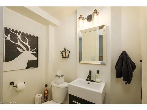 87 Sunset Boulevard, Kingston, ON - Indoor Photo Showing Bathroom