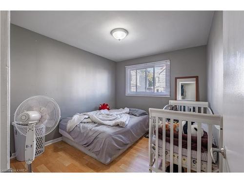 21 Cherry Street, Kingston, ON - Indoor Photo Showing Bedroom