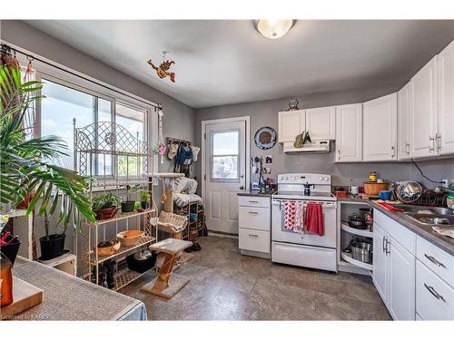 21 Cherry Street, Kingston, ON - Indoor Photo Showing Kitchen