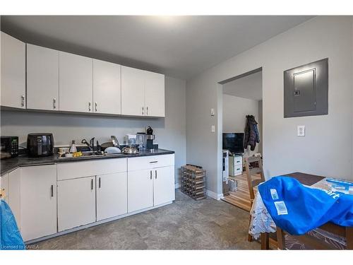 21 Cherry Street, Kingston, ON - Indoor Photo Showing Kitchen