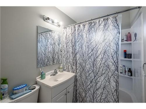 21 Cherry Street, Kingston, ON - Indoor Photo Showing Bathroom