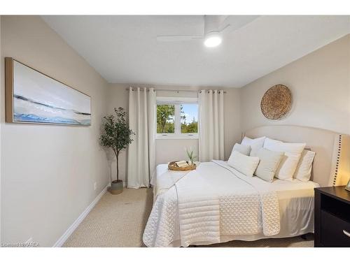 802 Peachwood Street, Kingston, ON - Indoor Photo Showing Bedroom