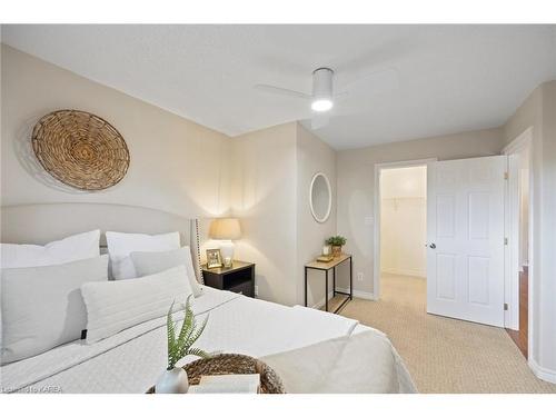 802 Peachwood Street, Kingston, ON - Indoor Photo Showing Bedroom