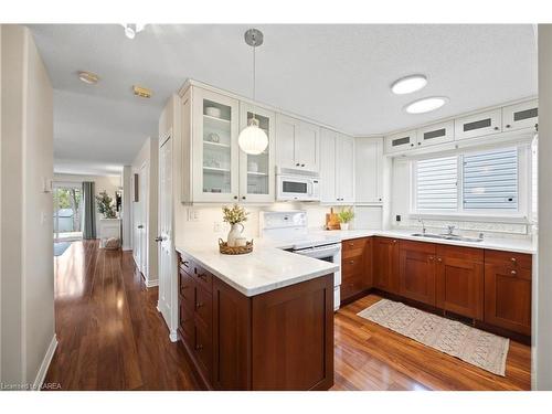 802 Peachwood Street, Kingston, ON - Indoor Photo Showing Kitchen