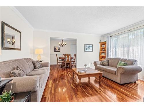 134 Union Road, Lansdowne, ON - Indoor Photo Showing Living Room