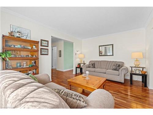 134 Union Road, Lansdowne, ON - Indoor Photo Showing Living Room