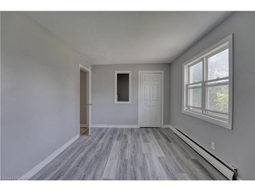 260 Eunice Street, Kingston, ON - Indoor Photo Showing Other Room