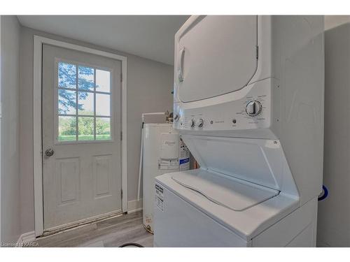 260 Eunice Street, Kingston, ON - Indoor Photo Showing Laundry Room