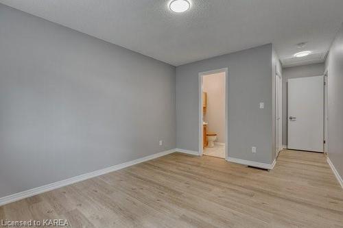 1-151 Dauphin Avenue, Kingston, ON - Indoor Photo Showing Other Room