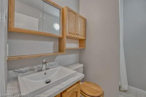 1-151 Dauphin Avenue, Kingston, ON - Indoor Photo Showing Bathroom