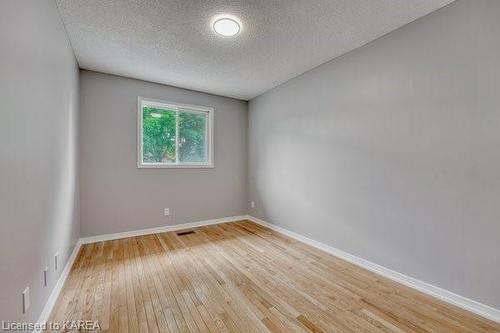 1-151 Dauphin Avenue, Kingston, ON - Indoor Photo Showing Other Room