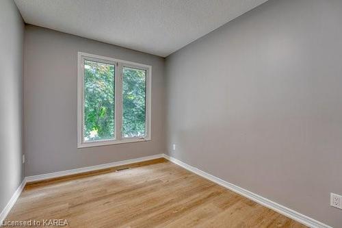 1-151 Dauphin Avenue, Kingston, ON - Indoor Photo Showing Other Room