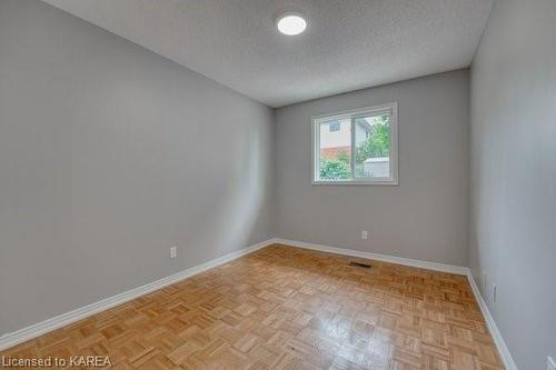 1-151 Dauphin Avenue, Kingston, ON - Indoor Photo Showing Other Room