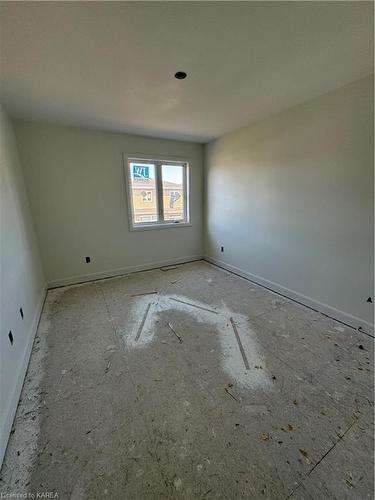 206 Superior Drive, Amherstview, ON - Indoor Photo Showing Other Room