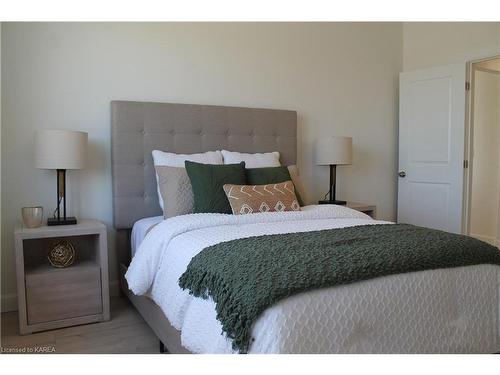 263 Pratt Drive, Amherstview, ON - Indoor Photo Showing Bedroom