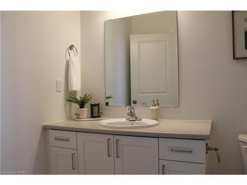 263 Pratt Drive, Amherstview, ON - Indoor Photo Showing Bathroom