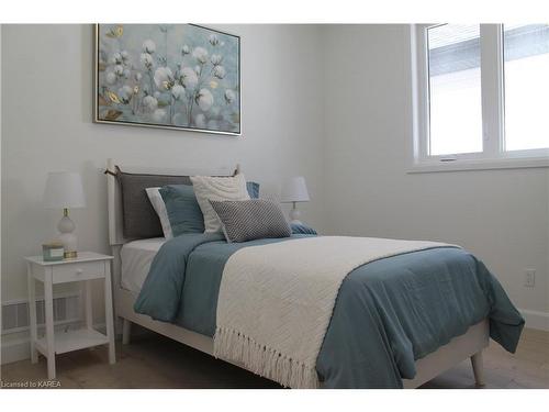 263 Pratt Drive, Amherstview, ON - Indoor Photo Showing Bedroom