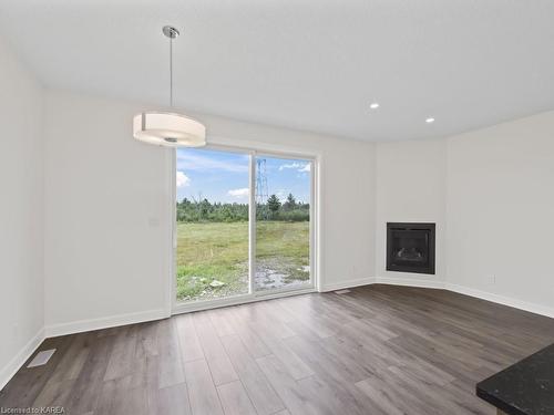 1840 Cinderhill Street, Kingston, ON - Indoor Photo Showing Living Room With Fireplace