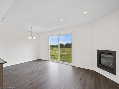 1840 Cinderhill Street, Kingston, ON - Indoor Photo Showing Living Room With Fireplace