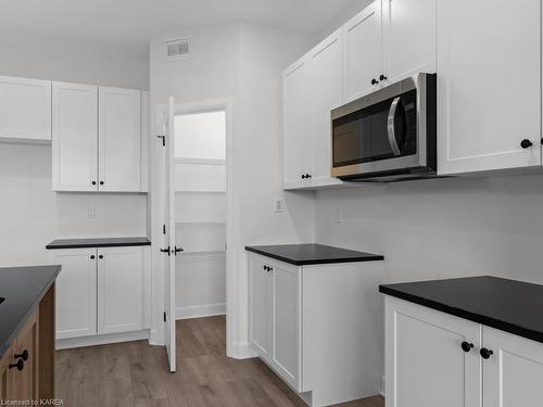 1832 Cinderhill Street, Kingston, ON - Indoor Photo Showing Kitchen