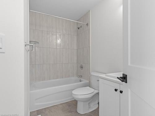 1832 Cinderhill Street, Kingston, ON - Indoor Photo Showing Bathroom